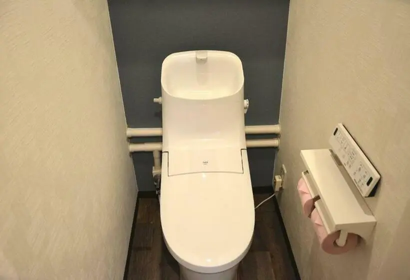ファミリールーム, Economy Hotel Upashi
