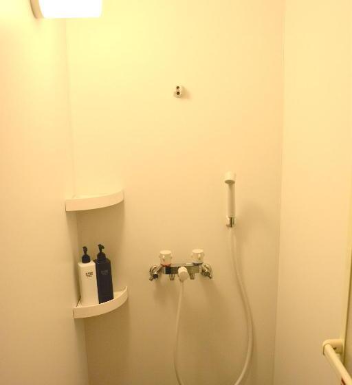 패밀리 룸, Economy Hotel Upashi