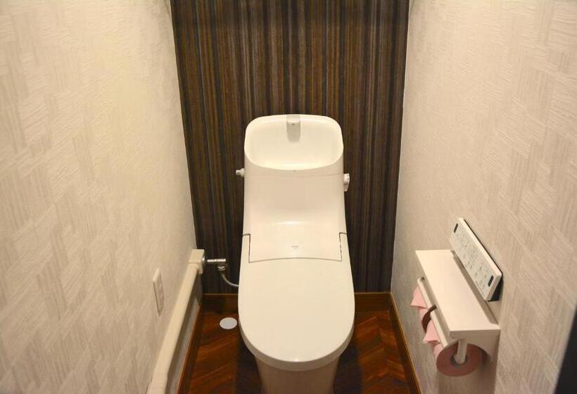 패밀리 룸, Economy Hotel Upashi