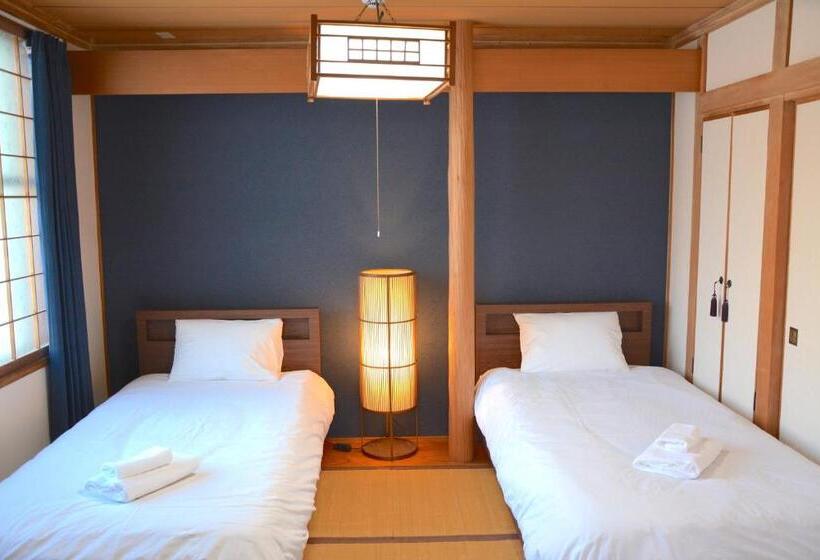 패밀리 룸, Economy Hotel Upashi