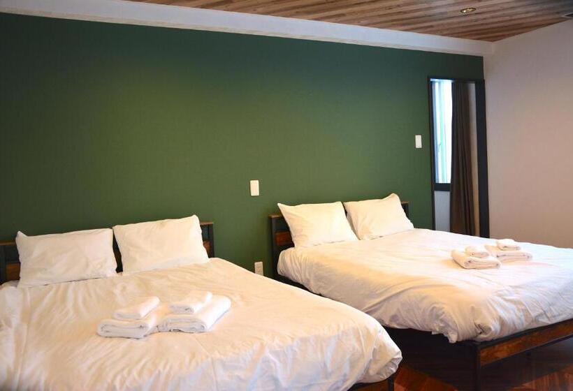 패밀리 룸, Economy Hotel Upashi