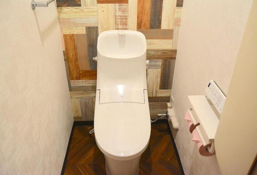 패밀리 룸, Economy Hotel Upashi