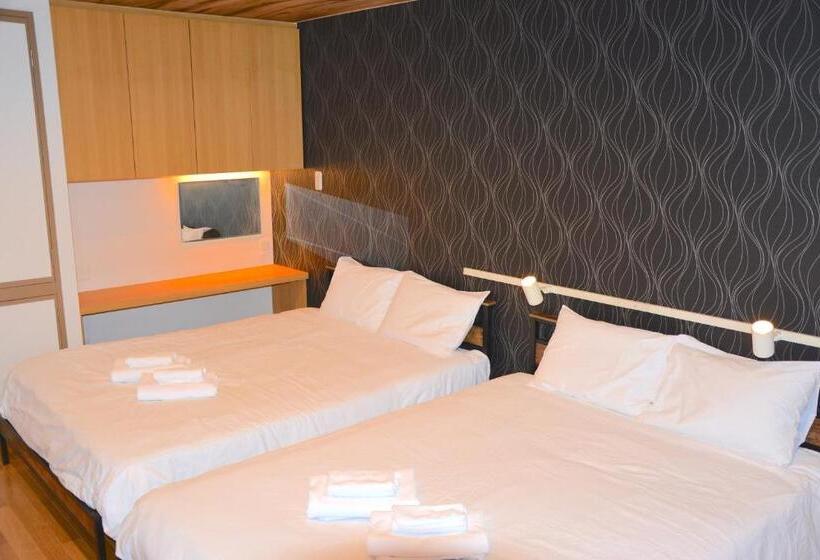 패밀리 룸, Economy Hotel Upashi