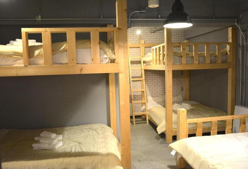 패밀리 룸, Economy Hotel Upashi