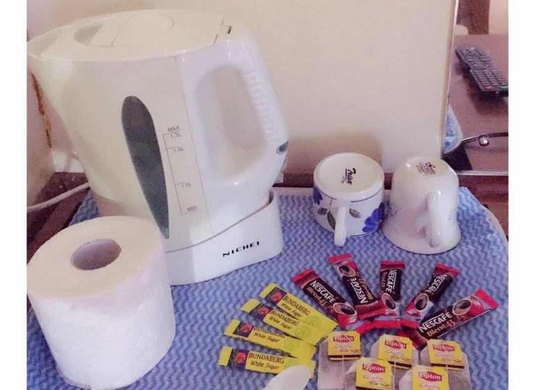 标准单人间, Meekatharra