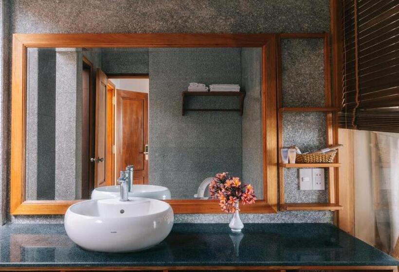 اتاق استاندارد با چشم‌انداز دریا, Resort O.six