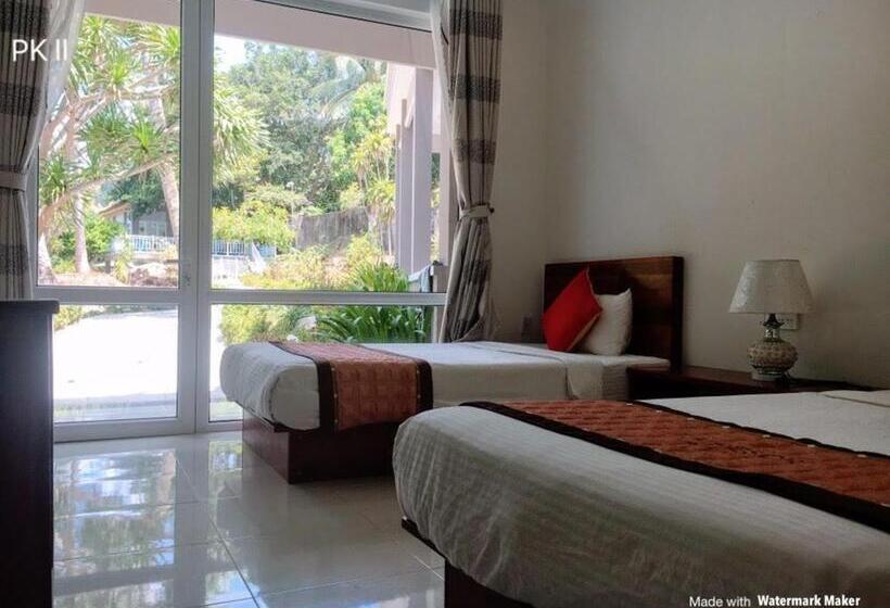 اتاق استاندارد با چشم‌انداز باغ, Resort O.six