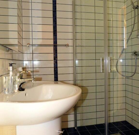 בית, 3 חדרי שינה, Statles Rorbu  Og Konferansesenter As