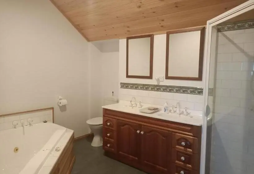 バスタブ付きスタンダードルーム, Beaumaris Beach Guest House