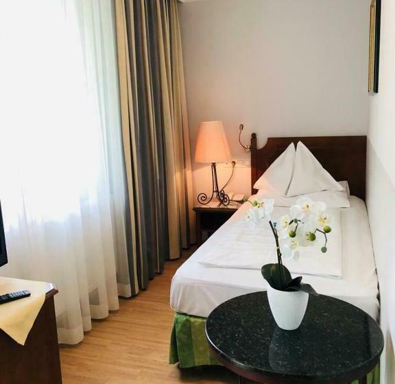 スタンダードシングルルーム, Schloss Kurhotel Strobl