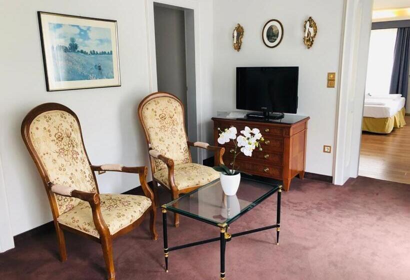 ファミリーステューディオ, Schloss Kurhotel Strobl