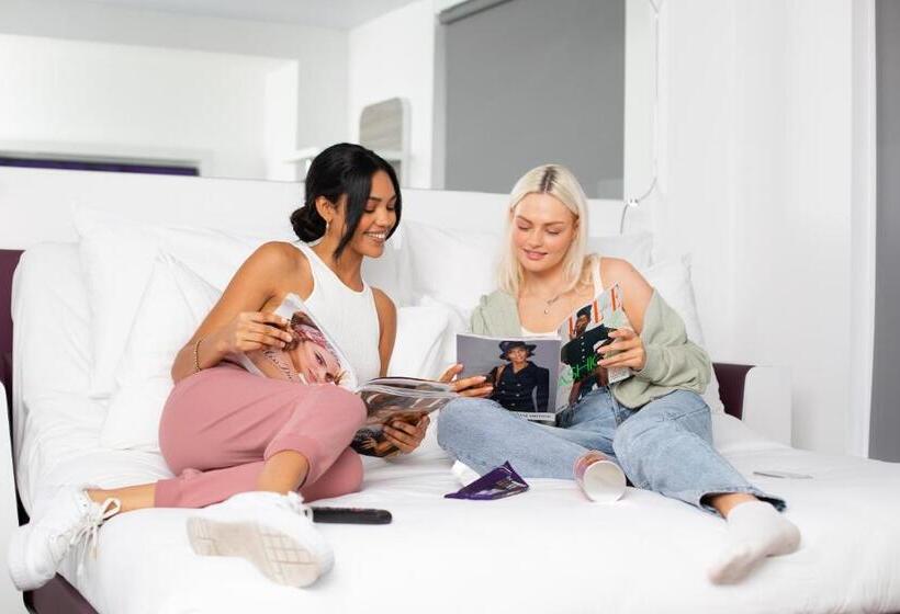 اتاق پرمیوم, Yotel London City