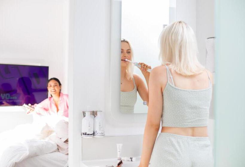 اتاق پرمیوم, Yotel London City