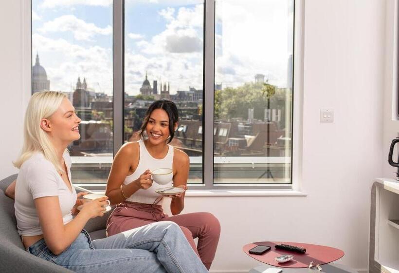 Люкс, Yotel London City