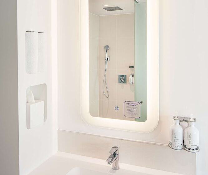 اتاق پرمیوم, Yotel London City