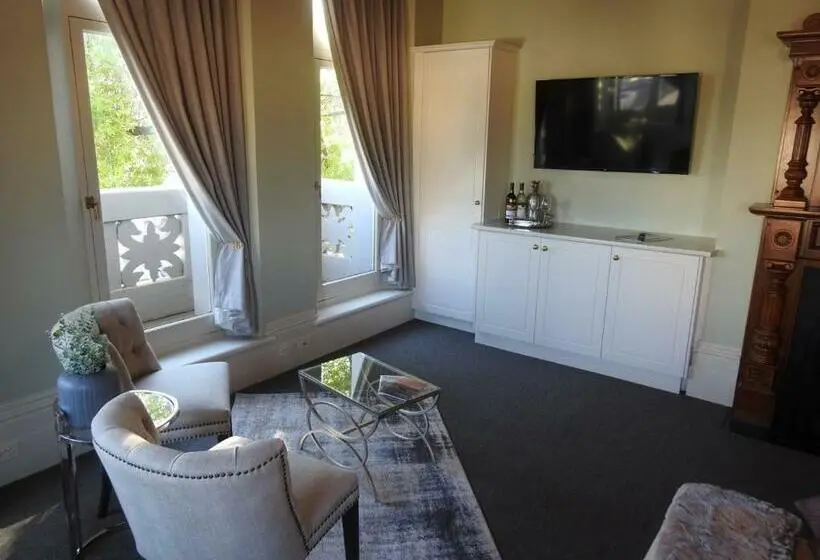 キングサイズベッドのスタンダードルーム, Bull And Mouth Hotel Maryborough Victoria