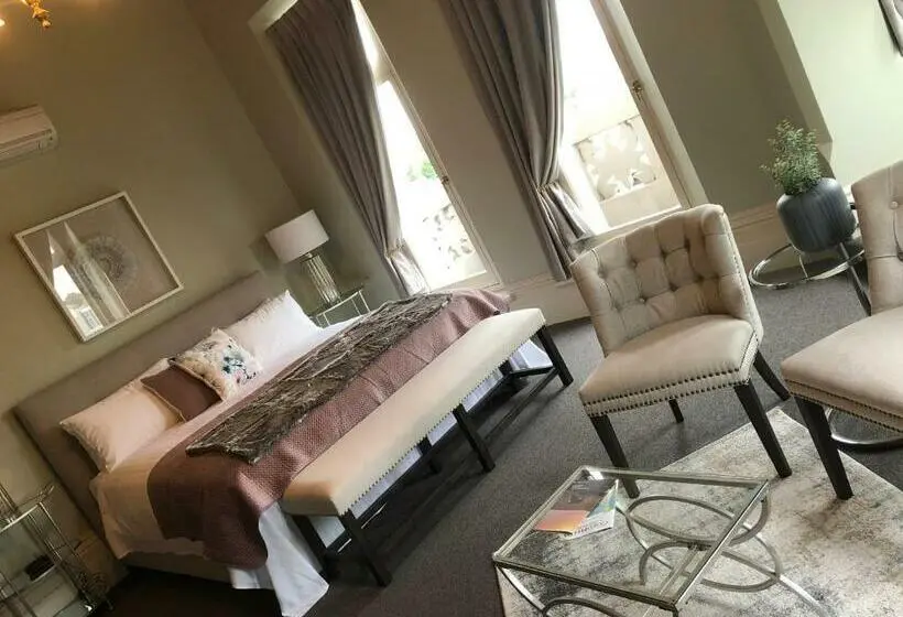 キングサイズベッドのスタンダードルーム, Bull And Mouth Hotel Maryborough Victoria