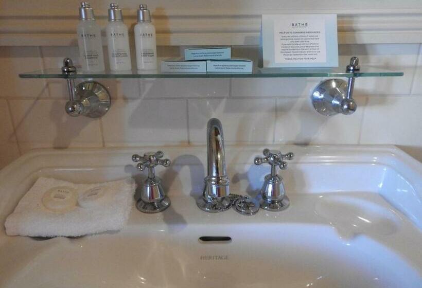 חדר סטנדרט עם מיטת קינג, Bull And Mouth Hotel Maryborough Victoria