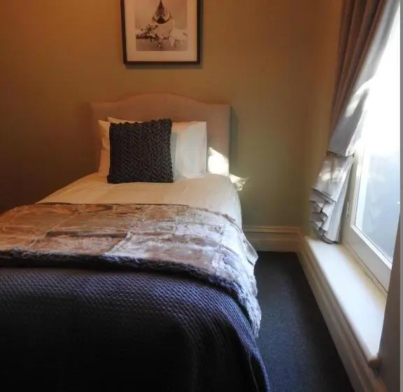 バルコニー付きシングルスタンダードルーム, Bull And Mouth Hotel Maryborough Victoria