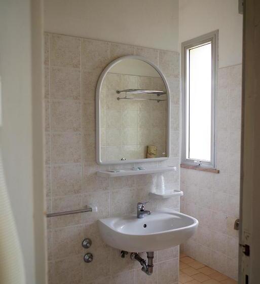 חדר לארבעה סטנדרטי עם מרפסת, La Perla