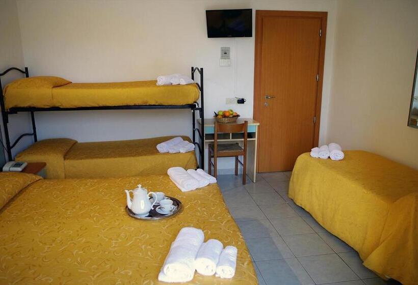 חדר לארבעה סטנדרטי עם מרפסת, La Perla