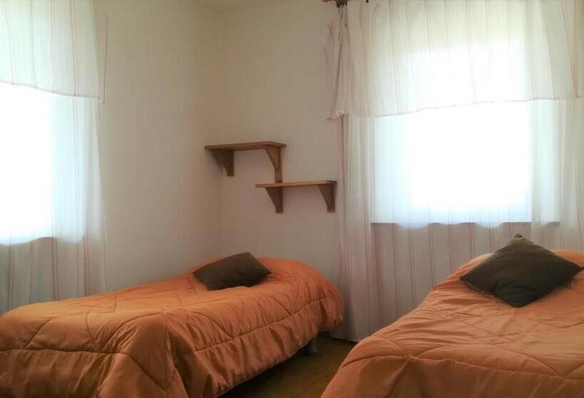 חדר סטנדרט לארבעה, Tomei