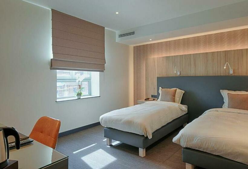 Номер Deluxe, Twee Broeders