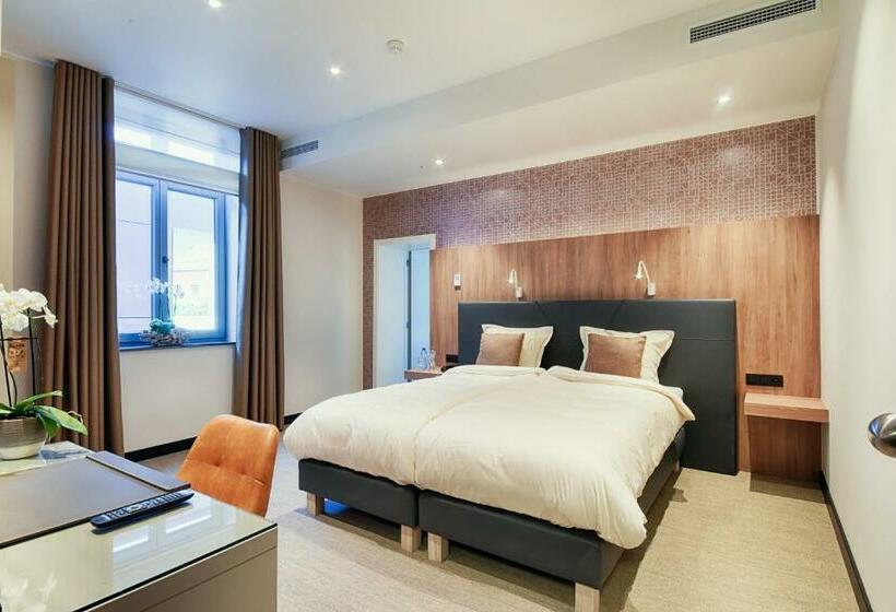 Номер Deluxe, Twee Broeders