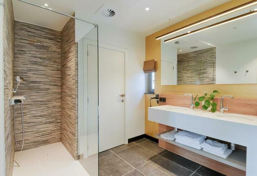 Номер Deluxe, Twee Broeders