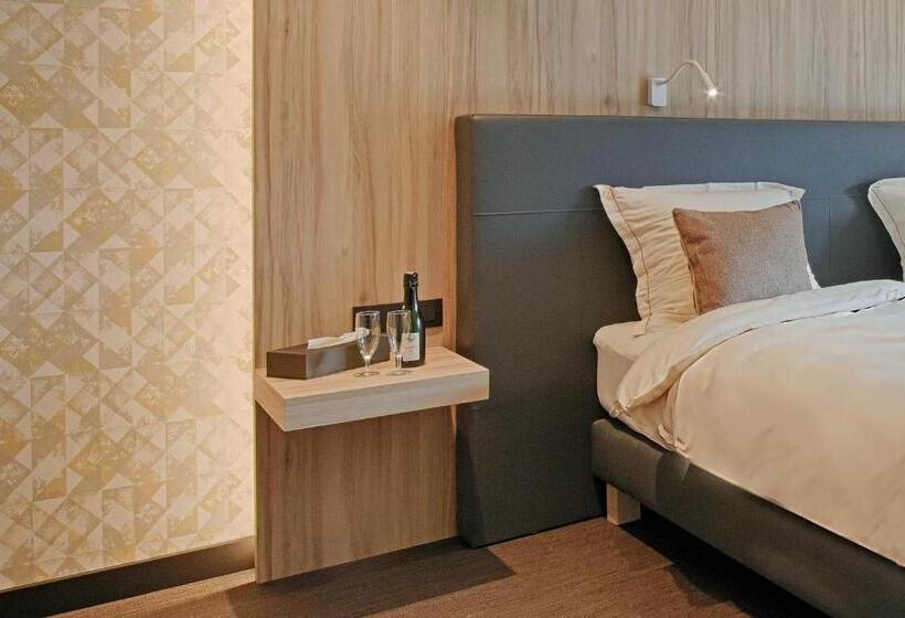 Номер Deluxe, Twee Broeders