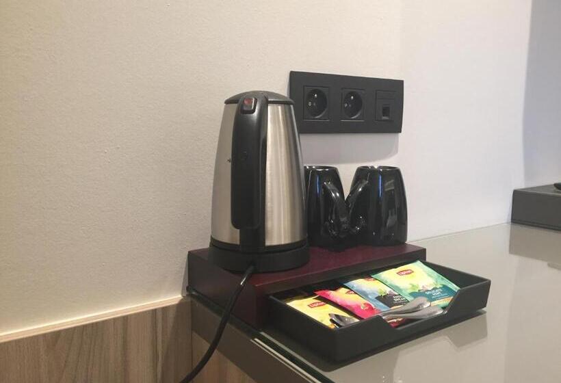 Номер Стандарт, Twee Broeders