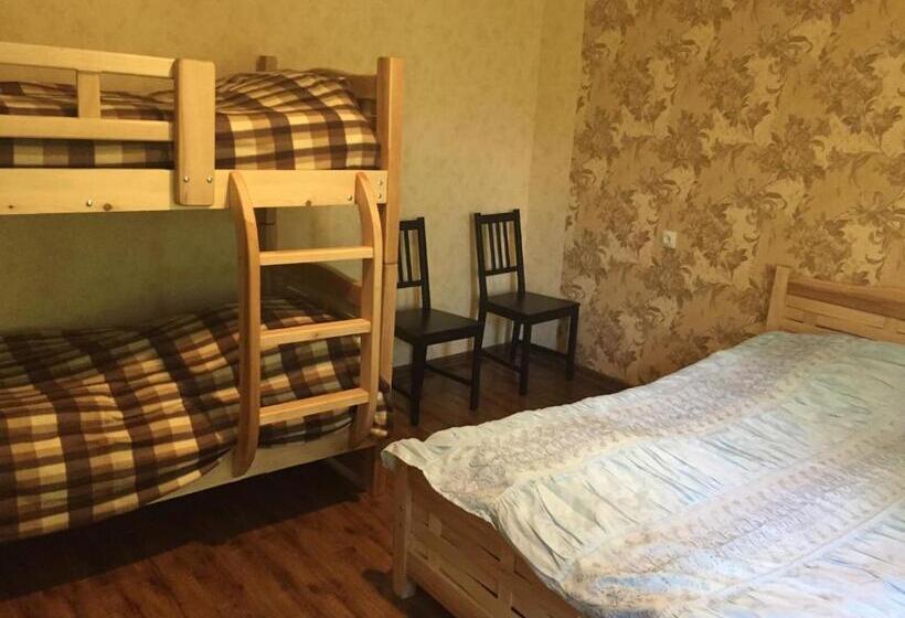 اتاق استاندارد چهار تخته, Family Apartment