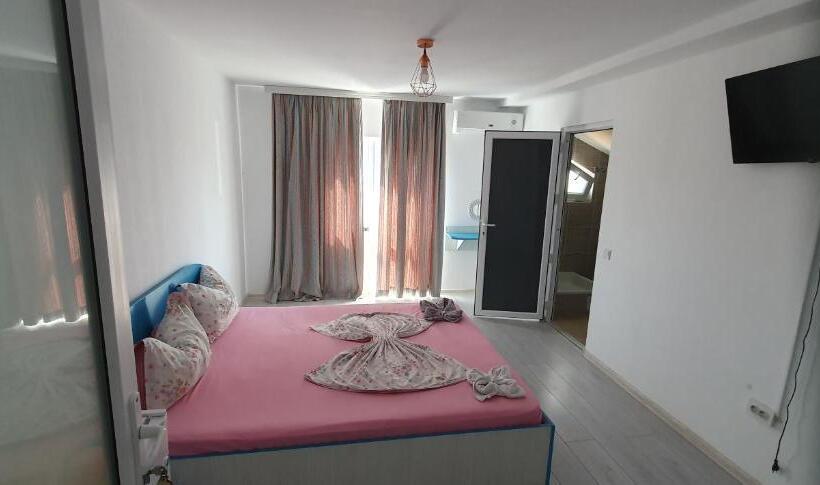 اتاق استاندارد با بالکن, Hostel Delfinul Albastru