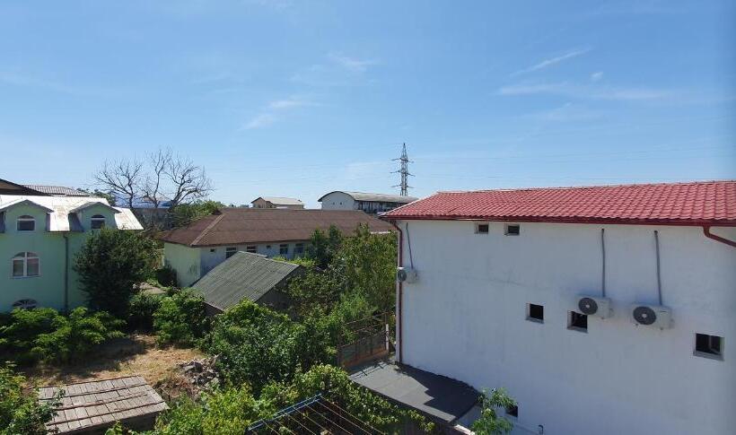 اتاق خانوادگی, Hostel Delfinul Albastru