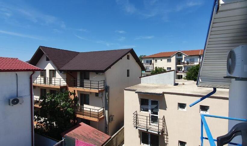 اتاق خانوادگی, Hostel Delfinul Albastru