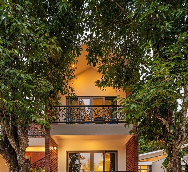 اتاق استاندارد با بالکن, Vismita County