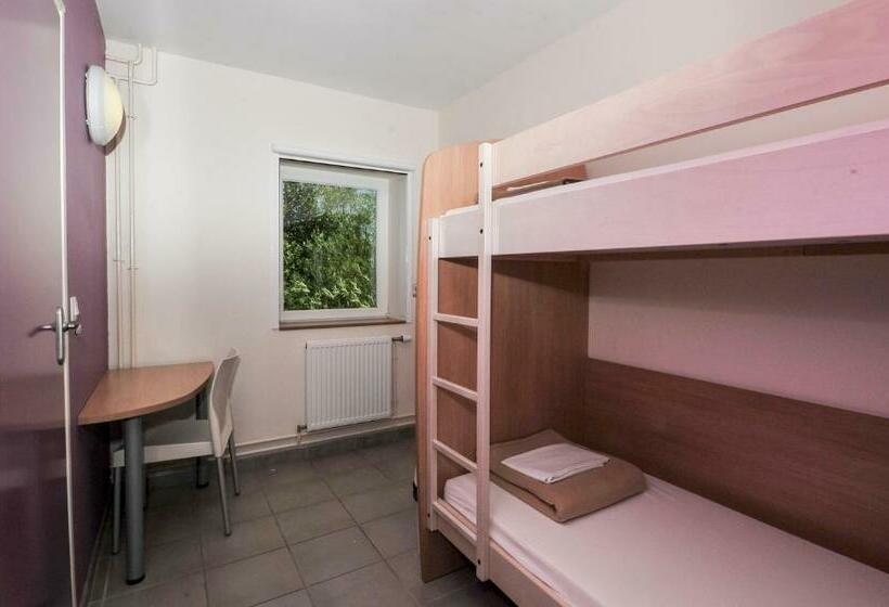 Номер Стандарт, Auberge De Jeunesse Rochefort   Hostel