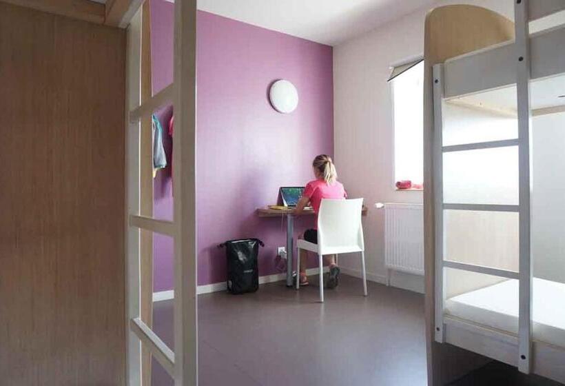 标准三人间, Auberge De Jeunesse Rochefort   Hostel