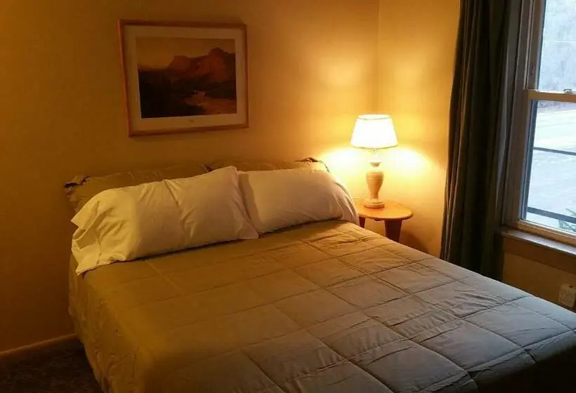 スタンダードルーム, Coach Stop Motel