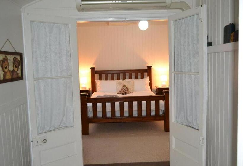 4间卧室的房子, Cherry Blossom Cottage With Country Charm And Spa