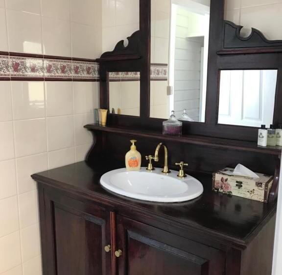 4间卧室的房子, Cherry Blossom Cottage With Country Charm And Spa