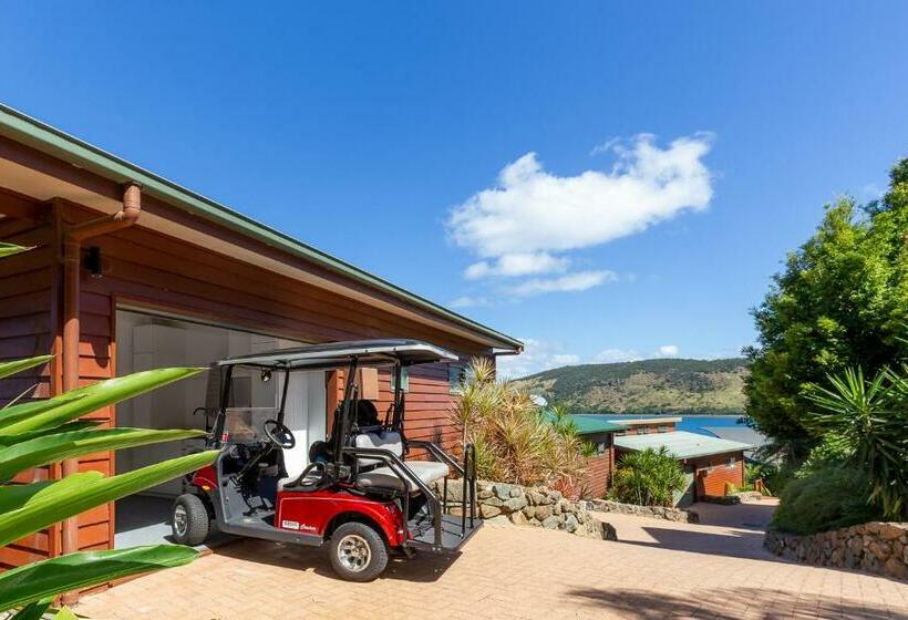 דירת שלושה חדרים, Casuarina Cove Apartments