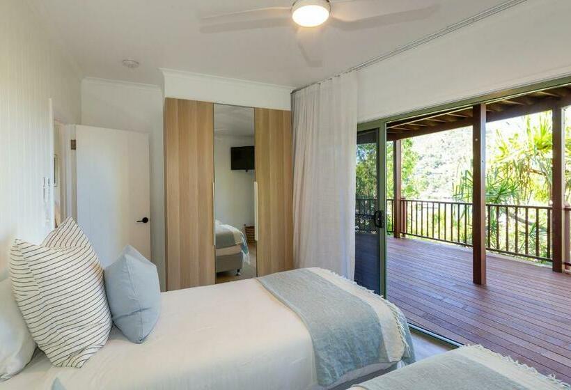 דירת שלושה חדרים, Casuarina Cove Apartments