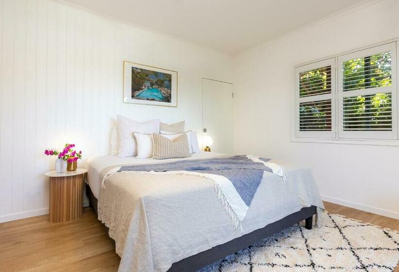 דירת שלושה חדרים, Casuarina Cove Apartments