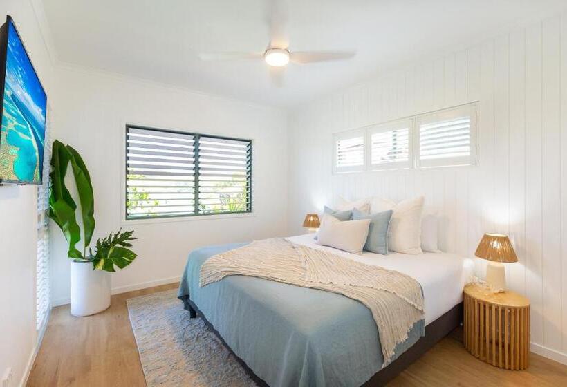 דירת שלושה חדרים, Casuarina Cove Apartments