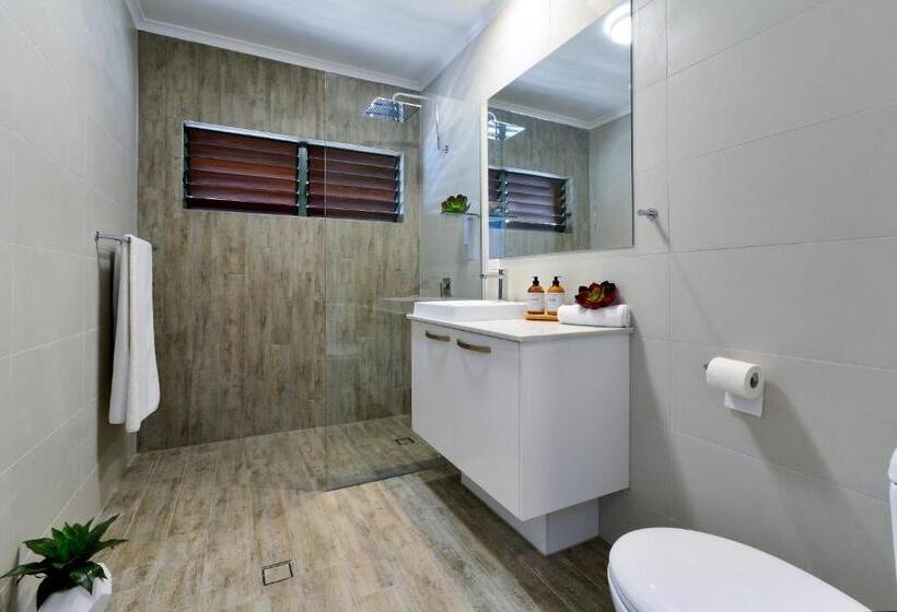 דירת שלושה חדרים, Casuarina Cove Apartments