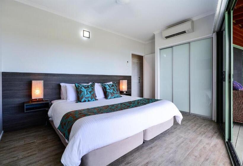 דירת שלושה חדרים, Casuarina Cove Apartments