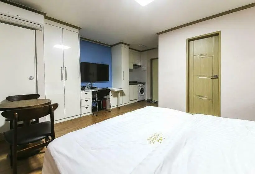 デラックスルーム, Crystal Residence