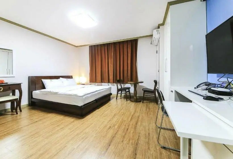 デラックスルーム, Crystal Residence