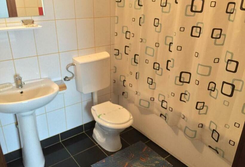 חדר סטנדרט, Maier